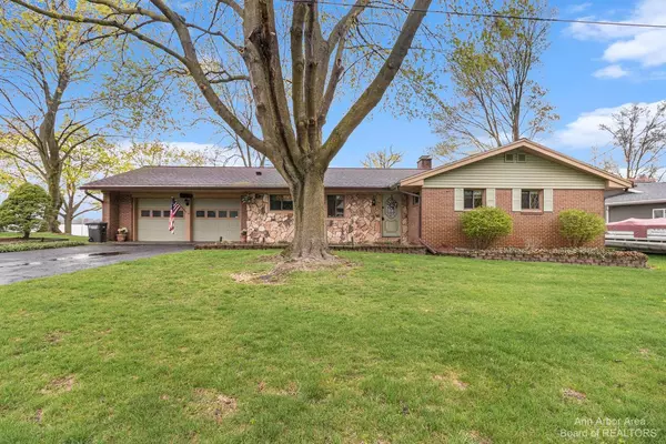 260 Lake Heights, Grass Lake, MI 49240