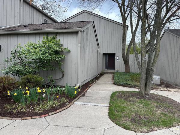 2202 Applewood Court, Ann Arbor, MI 48103