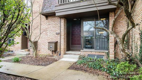 873 Greenhills Drive, Ann Arbor, MI 48105