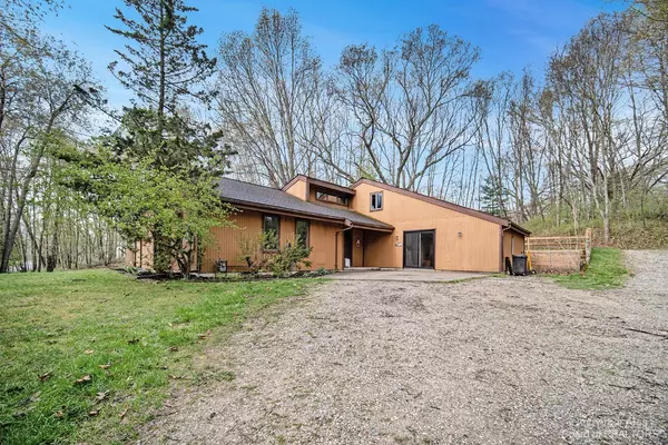 4220 E Cedar Lake Road, Chelsea, MI 48118