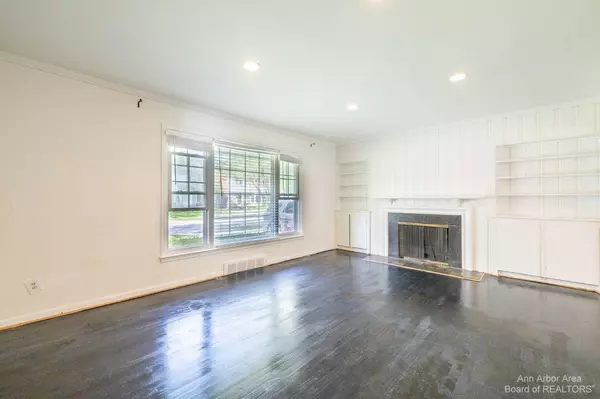 Grosse Pointe Woods, MI 48236,1750 Newcastle Road