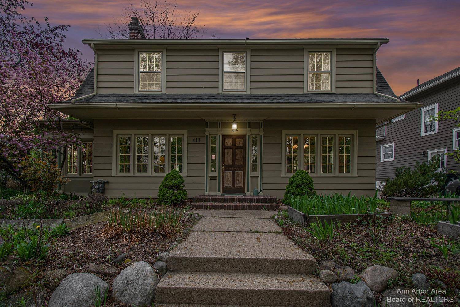 411 Carey Street, Lansing, MI 48915