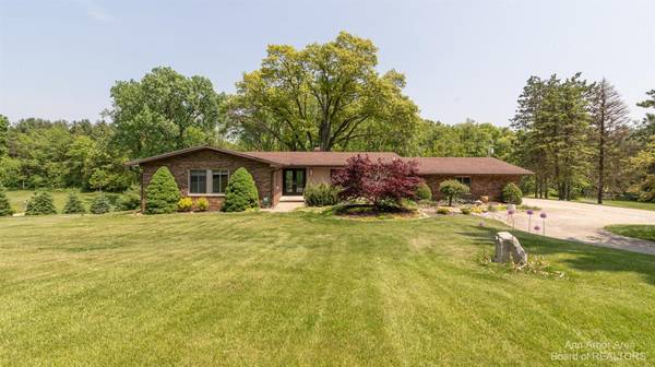 8621 Crane Road, Milan, MI 48160