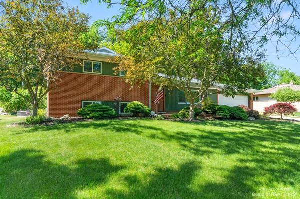 411 Pine Brae Street, Ann Arbor, MI 48105