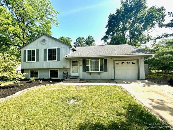 2101 Stratton Court, Ann Arbor, MI 48108