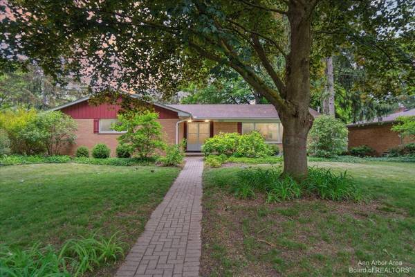 3556 Prestwick Court, Ann Arbor, MI 48105