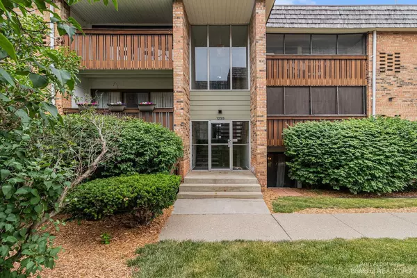 1255 S Maple Road #102, Ann Arbor, MI 48103