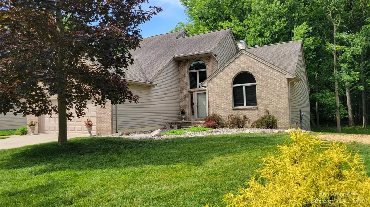 Saline, MI 48176,2029 Chestnut Crescent