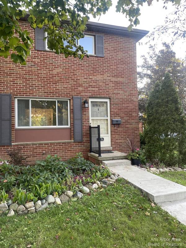 3076 Williamsburg, Ann Arbor, MI 48108