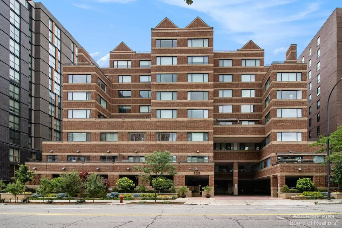 Ann Arbor, MI 48104,505 E Huron Street #704