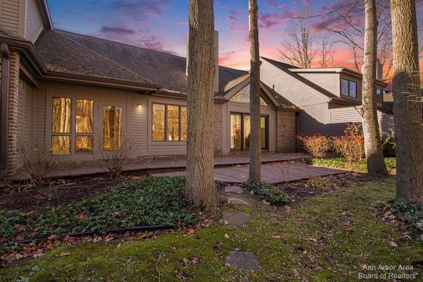 4576 Cottonwood Drive, Ann Arbor, MI 48108