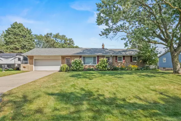 7136 Crestwood Avenue, Jenison, MI 49428