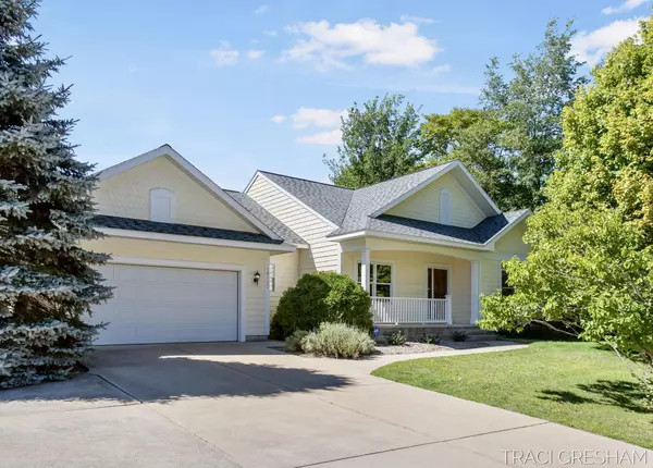 18120 Wildwood Springs Parkway, Spring Lake, MI 49456