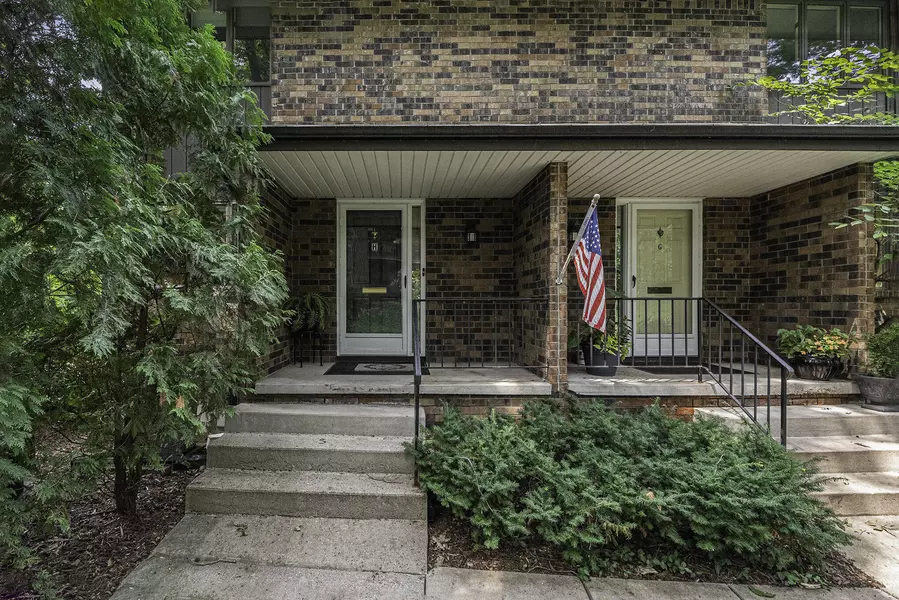 537 Greenwood SE Avenue #Unit H, East Grand Rapids, MI 49506