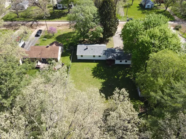 Paw Paw, MI 49079,810 S La Grave