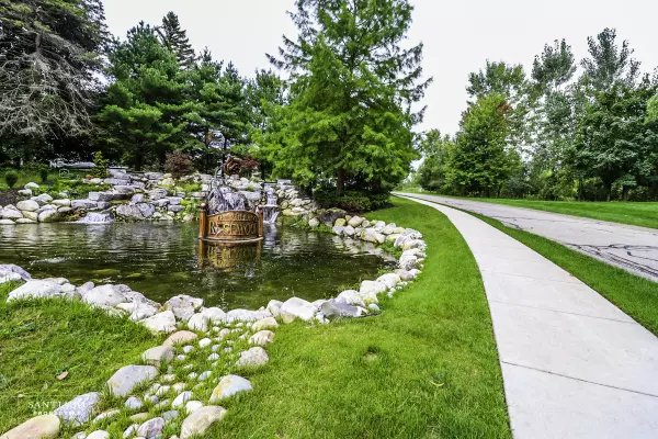 5504 Rose Ridge NE Court, Rockford, MI 49341