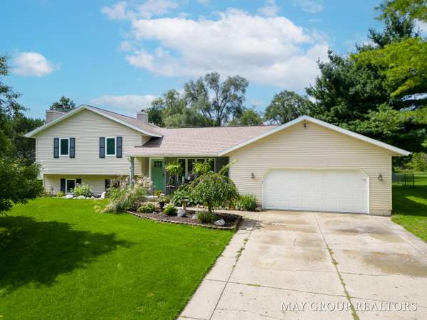 2767 Rogue River NE Road, Belmont, MI 49306