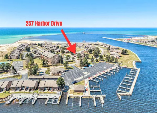 Ludington, MI 49431,257 Harbor Drive #13