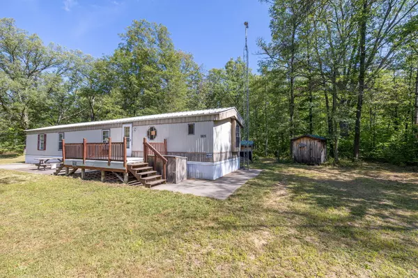 3825 E Buchanan Street, White Cloud, MI 49349