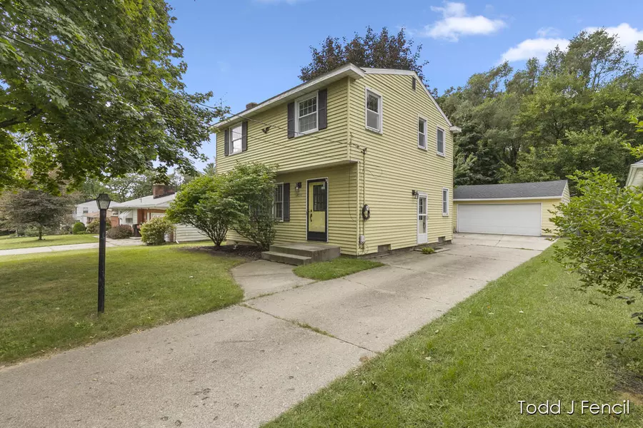 2355 Gaynor NW Avenue, Grand Rapids, MI 49544