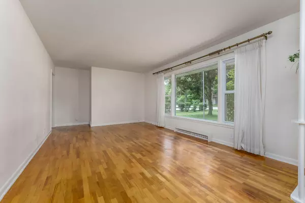 Paw Paw, MI 49079,708 Hazen Street