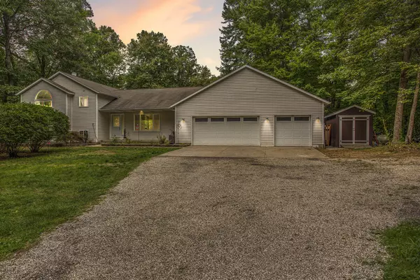 7080 Rolling Oaks Lane, Middleville, MI 49333