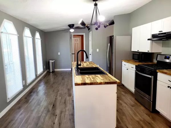 Paw Paw, MI 49079,304 Maple Street