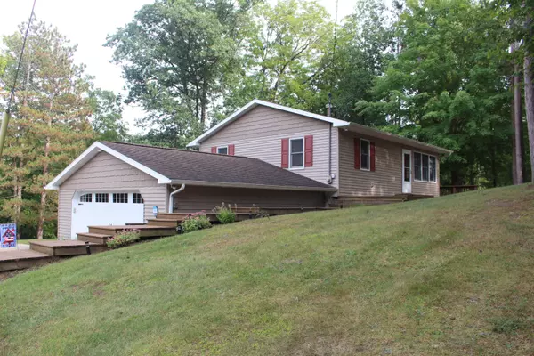 Jonesville, MI 49250,129 Pinecrest Drive