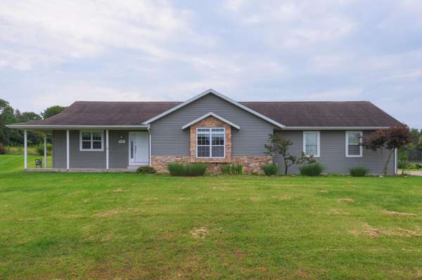 5492 Meadow Lane, Coloma, MI 49038