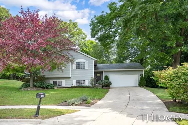 2338 Cornelia NW Court, Walker, MI 49544