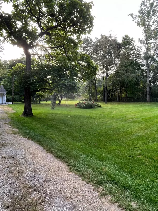 Clarklake, MI 49234,9545 Gates Road