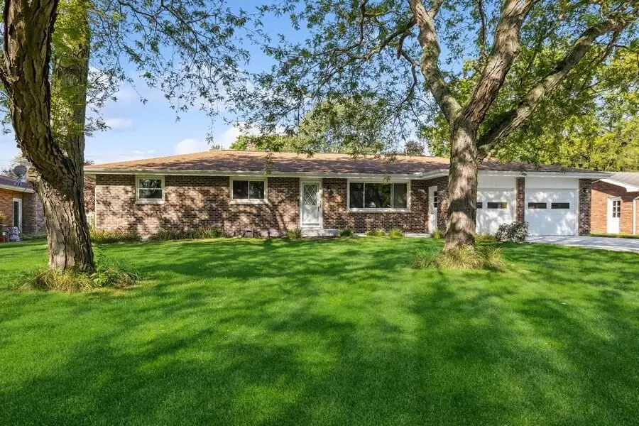 5578 E Hiawatha Lane, Stevensville, MI 49127