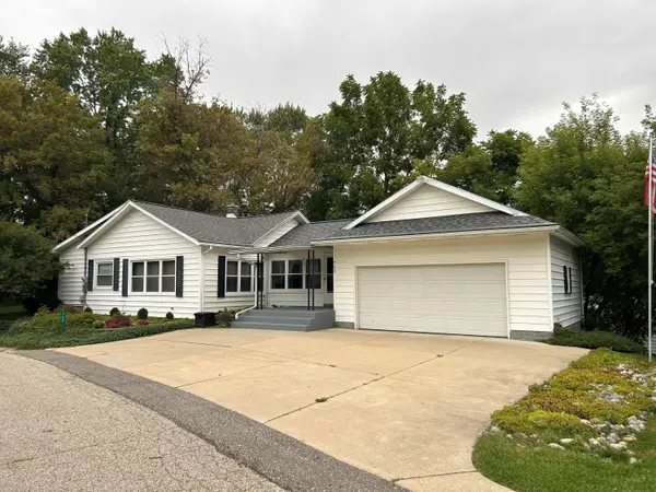 753 Worm NE Drive, Comstock Park, MI 49321