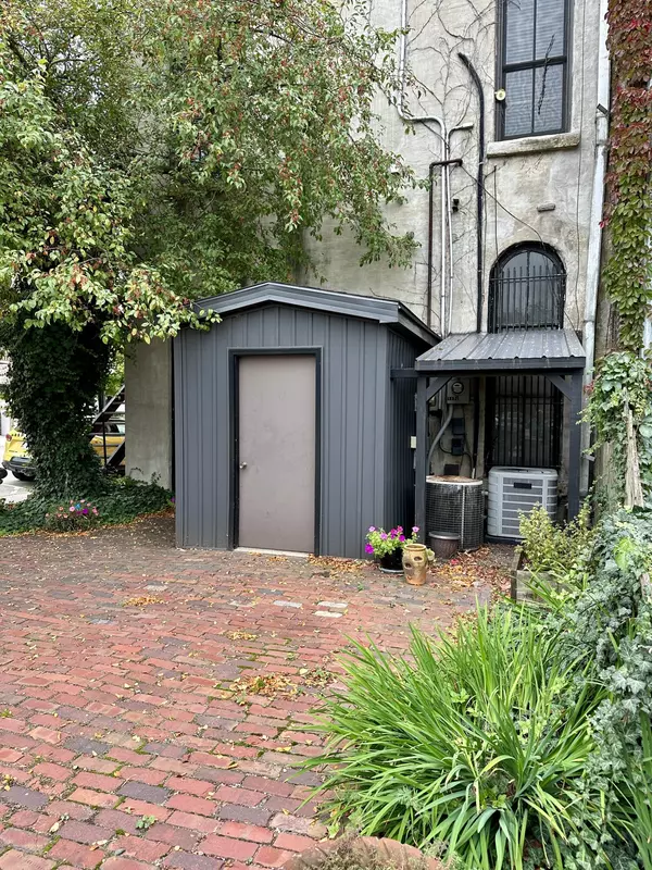 Marshall, MI 49068,117 E Michigan Avenue