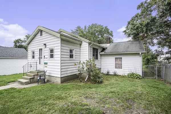 109 W 5th Street, Buchanan, MI 49107