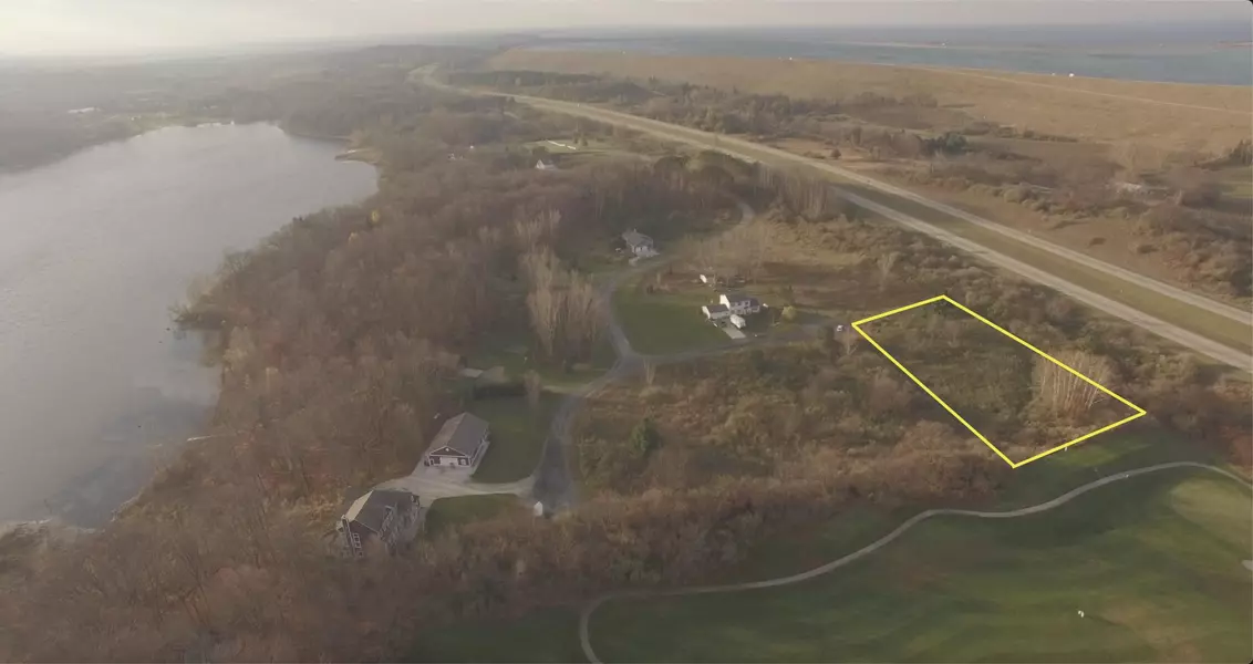 5488 W Golfside Drive, Ludington, MI 49431