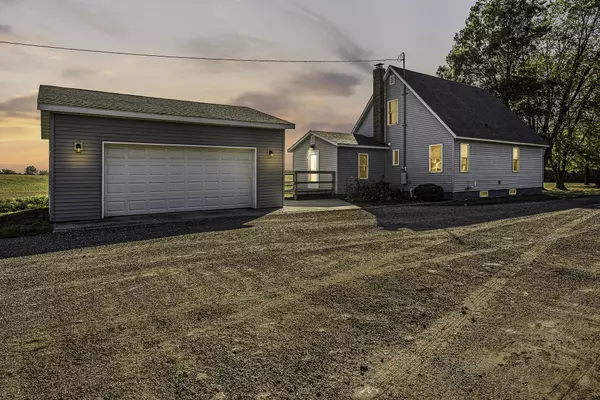 12756 Kenowa NW Avenue, Kent City, MI 49330