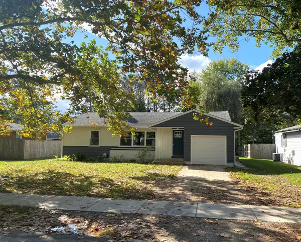 Paw Paw, MI 49079,419 N Harris Street