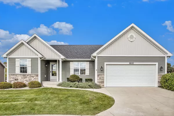 9225 Cottage Bend #16, Richland, MI 49083