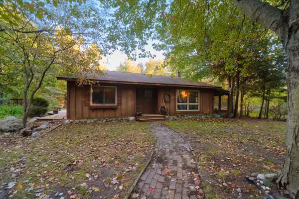 Onekama, MI 49675,9087 Arborvitae Drive