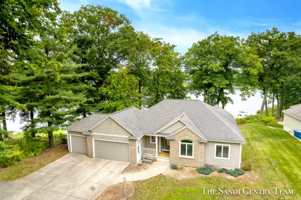 15035 Pine Ridge Road, Grand Haven, MI 49417