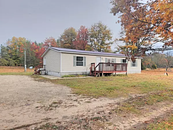 8444 S James Road, Baldwin, MI 49304