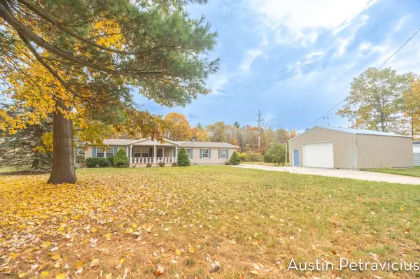 2536 Blueberry Lane, Gladwin, MI 48624