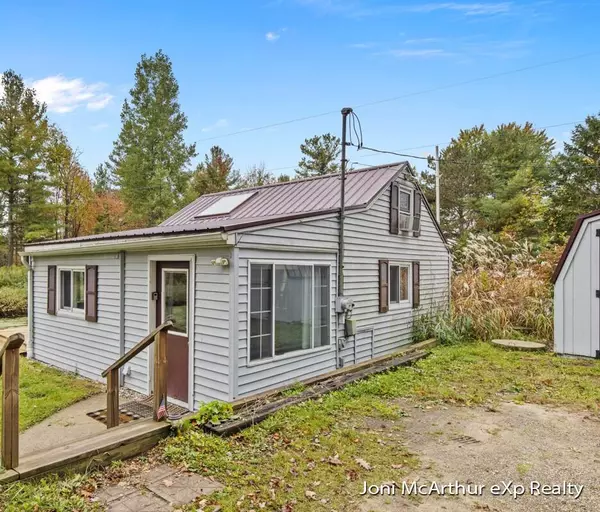 Gowen, MI 49326,12770 Big Island NE Drive