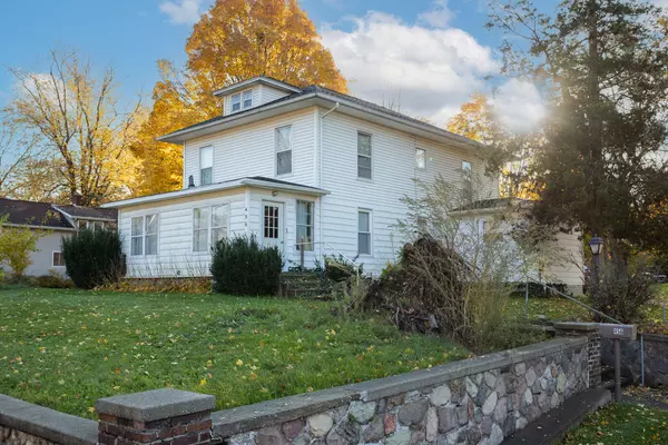 456 E Chicago Street, Jonesville, MI 49250