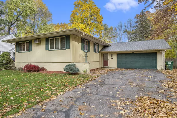 44 Hickory Lane, Battle Creek, MI 49015