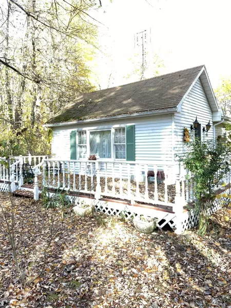 12997 Crestview Dr., Sawyer, MI 49125