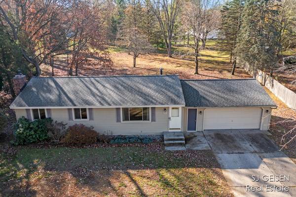 6800 Adaside SE Drive, Ada, MI 49301