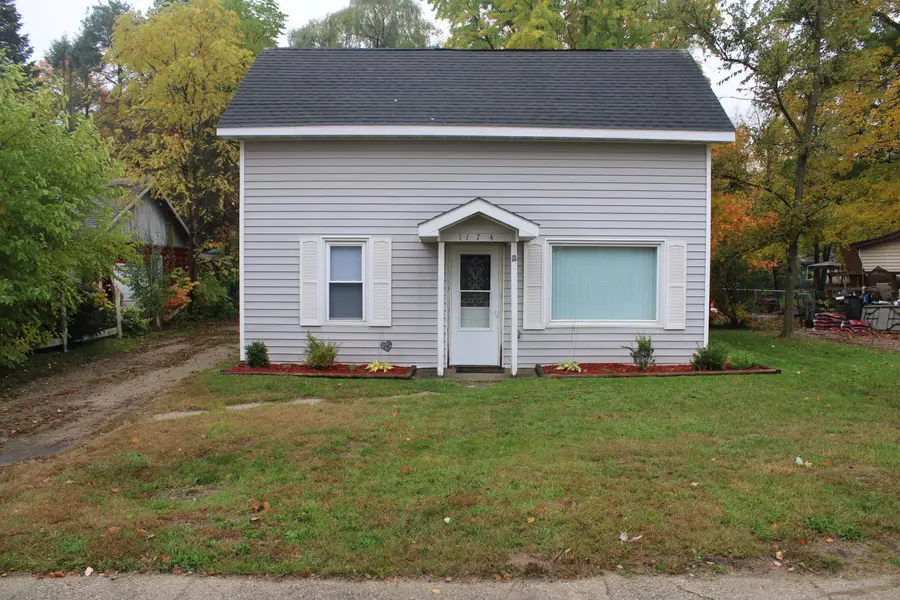 1174 E James Street, White Cloud, MI 49349