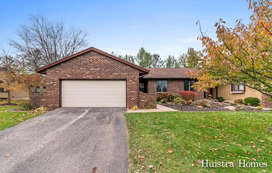 11265 Whispering Creek Drive, Allendale, MI 49401